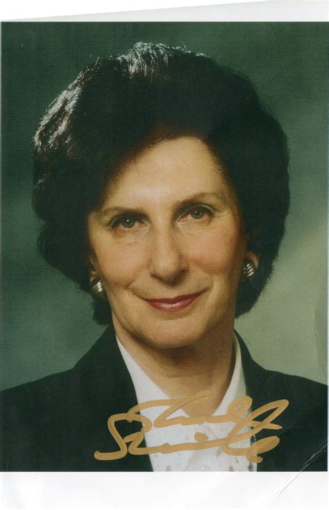 Irena szewińska, née kirszenstein le 24 mai 1946 à léningrad, en urss et morte le 29 juin 20181 à varsovie, est une athlète polonaise, spécialiste du 100 m, du 200 m, du 400 m et du saut en longueur. Autografy Sybka: Irena Szewińska