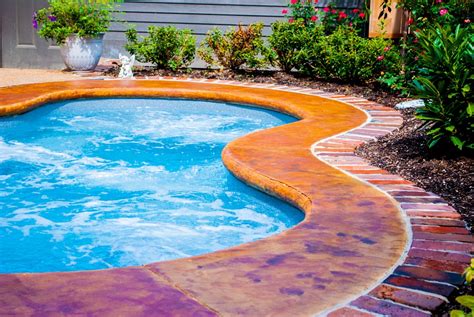 De qué forma los pagos que recibimos afectan al orden en que se muestran los precios. Completed Pools, O'Fallon, Missouri, MO