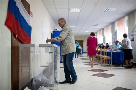 Jun 17, 2021 · президент россии владимир путин подписал указ, назначающий дату проведения выборов в госдуму восьмого. Назначена дата проведения выборов в Госдуму России в 2021 ...