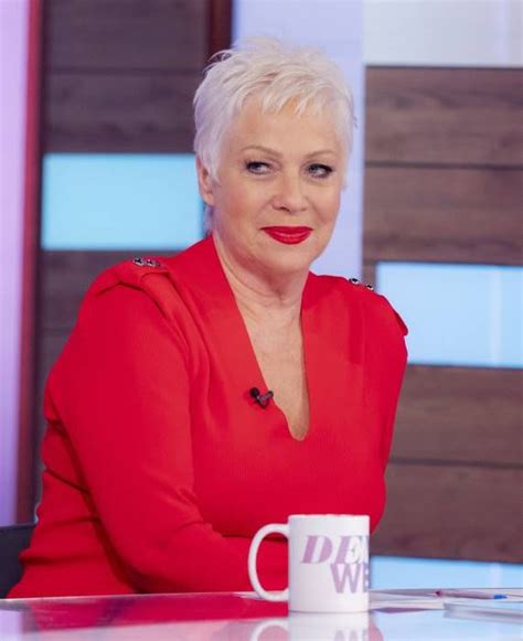 Loose Womens Denise Welch Drops Jaws With Incredible La Swimsuit