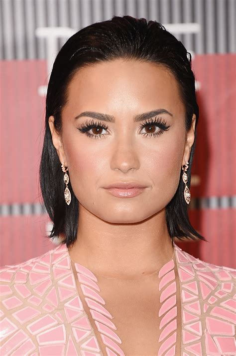Demi Lovato The Best Beauty Looks From The Mtv Vmas Red Carpet