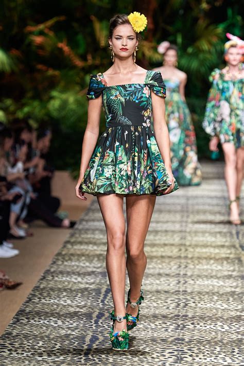 Dolce And Gabbana Spring 2020 Ready To Wear Collection Vogue Beach Mini
