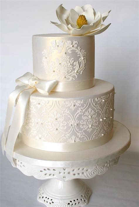 The simple elegance and beautiful luster work in vintage weddings just as well as they do for modern weddings. simple elegant wedding cake | Wedding Cakes | Pinterest ...