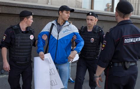 Russian Lawmakers Pass Anti Gay Bill Overwhelmingly In Lower House Protesters Detained Ctv News