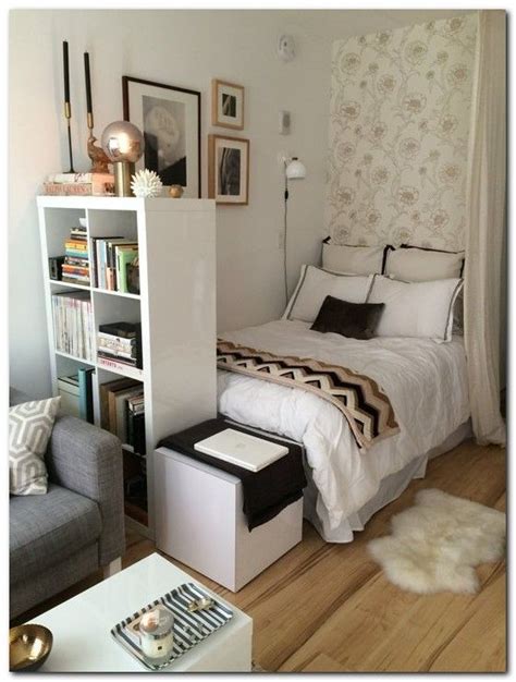 We've brought together small bedroom looks for you to fall in love with. Small Bedroom Organization Tips | Room decor, Bedroom ...