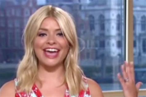Watch Holly Willoughby Joke About Getting Drunk At Awards Shows On This