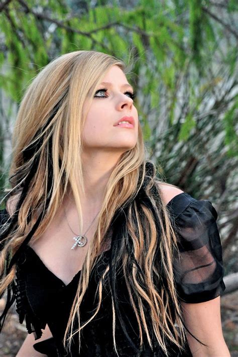Avril Lavigne Muic Star Nice Silk Fabric Cloth Canvas Wall Poster Print