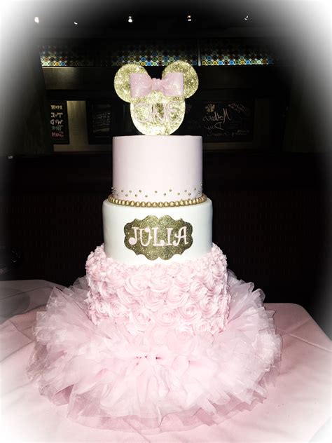 Minnie princess pink and gold cake!/ torta princesa minnie en rosa y dorado. Minnie mouse pink and gold 1st birthday cake | Minnie mouse birthday cakes, Minnie mouse 1st ...