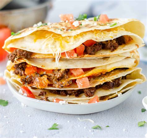 Taco Quesadilla Tiktok Tortilla Hack Recipe In 2021 Quesadilla