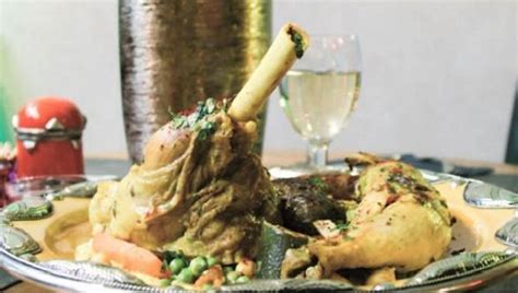 Couscous tunisien au poulet #couscous #tunisie #food pic.twitter.com/vclf1p8gv5. Couscous à l'Agneau et au Poulet - Cuisine Marocaine