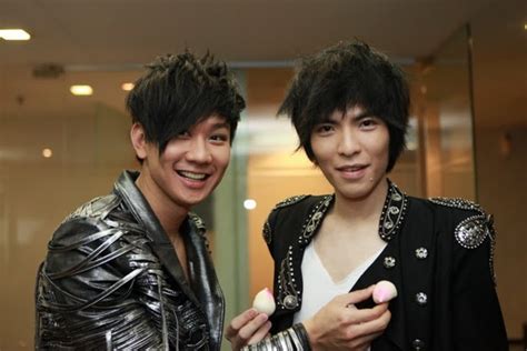 Listen to jam hsiao in full in the spotify app. Jam Hsiao and JJ Lin get intimate: aiyatheydidnt — LiveJournal