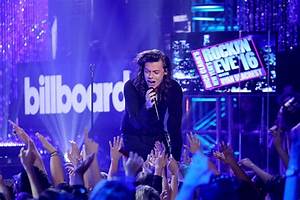 Pandora S Top Spins Harry Styles Sign Of The Times Debuts By