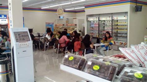 Tugas seorang staff admin yang selanjutnya merupakan pembuatan surat keperluan kantor. Nongkrong di Alfamart dan Indomaret