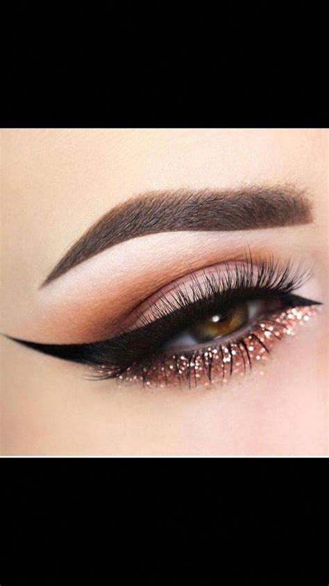 Thats An Awfully Large Eyeliner Wing Bestmakeups Maquillaje De Ojos