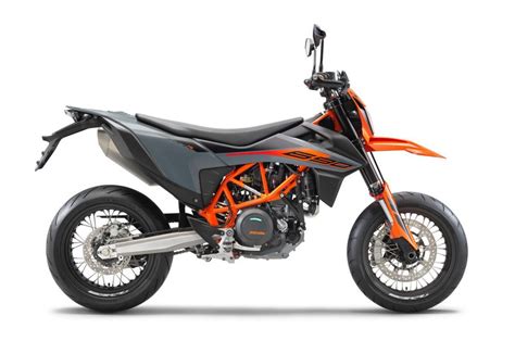 Recent spy shots from motorcyclenews however show a new and improved version being tested. KTM 690 SMC R dan Enduro 690 Enduro R 2021 - paultan.org