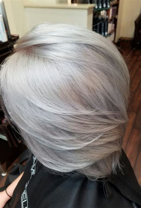 30 Platinum Highlights For Gray Hair Fashion Style