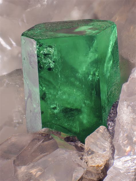 Mineralienatlas Lexikon Smaragd English Version