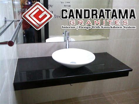 Bahkan terkadang keberadaan wastafel ini sendiri tak hanya ada di kamar mandi, melainkan juga beberapa bagian rumah yang lainnya, karena ia juga. Meja Wastafel Kamar Mandi - Model Rumah Minimalis 2020