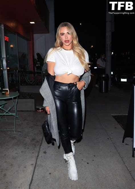 Antje Utgaard Shows Off Her Toned Midriff And Boobs In Weho 5 Photos