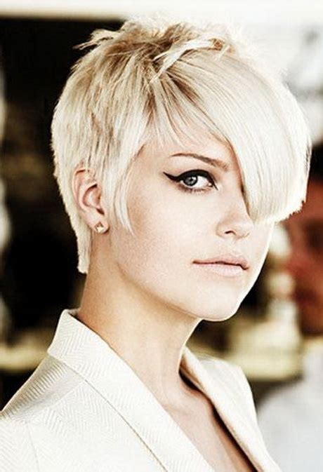 Get your inspiration for the next hairdo right here! Short asymmetrical haircuts for women