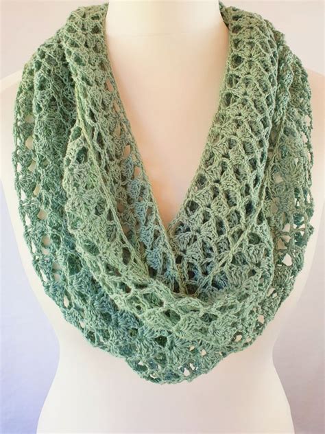 Easy Crochet Cowl Free Pattern The Stitch Foundry