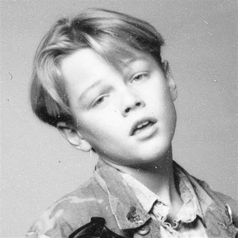 Awesome Photos Of Teenage Leonardo Dicaprio Showing Off His Emotional Range Vintage News Daily