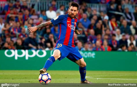 Official Lionel Messi Agrees New Barcelona Contract Signs On Until