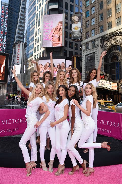 The Newest Victoria's Secret Angels Landed In Times Square ...
