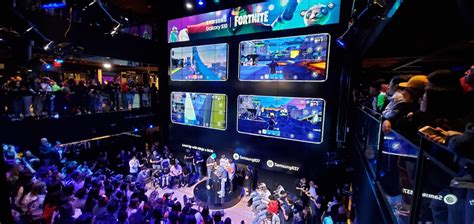 Fortnite Level Up Gaming Session With Ninja And Ikon Samsung Us
