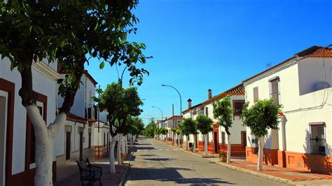 Anuncios de pisos, casas, chalets, duplex en venta y alquiler. Foto: Calle Eladio del Río - Guadalema de los Quinteros ...