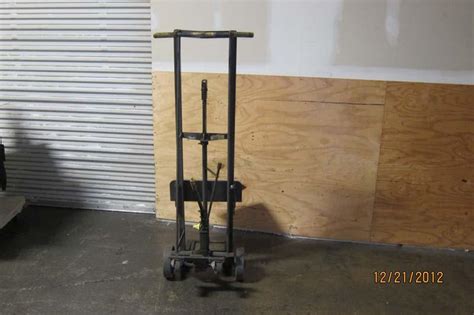 Lot 68 Grand Specialties Hydraulic Lift Stacker Shop Caddy Hand Truck