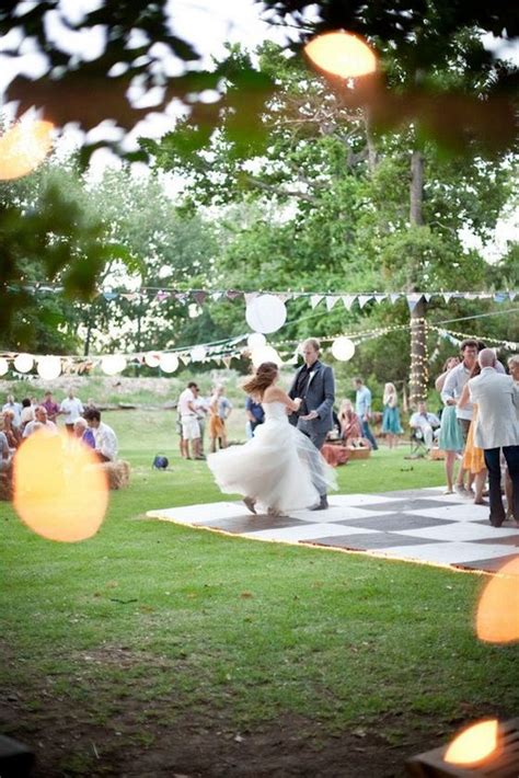 50 Romantic Outdoor Picnic Wedding Ideas Page 5 Of 10 Hi Miss Puff