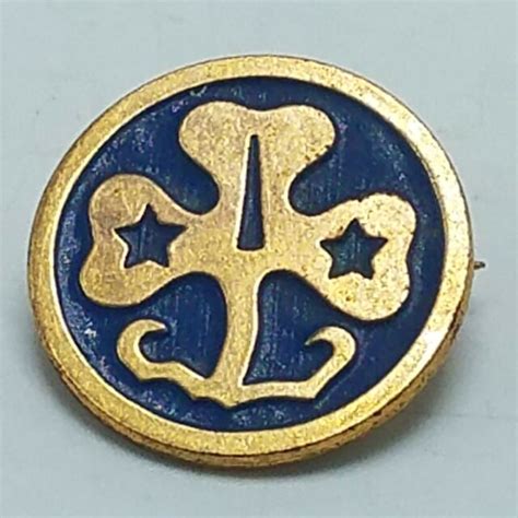 Vintage Gold Tone Blue Enamel Girl Scouts Of America WORLD ASSOCIATION