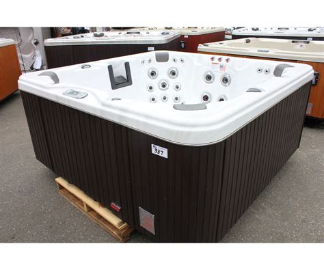 Cal Spas Coleman Series Hot Tub With Sterling Silver Interior And