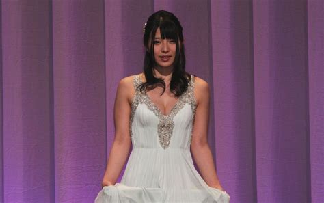 Ai Uehara Takes Best Picture Award At 2014 Porn Awards