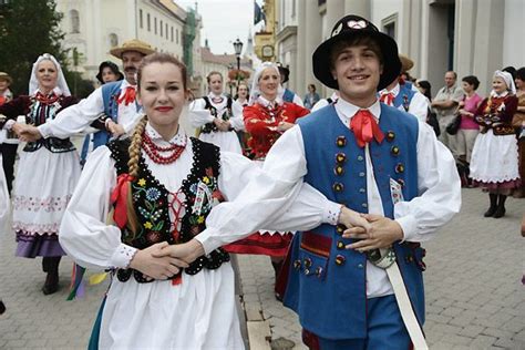 Regional Costumes From Rzeszów Poland [source] Polish Folk Costumes Polskie Stroje Ludowe