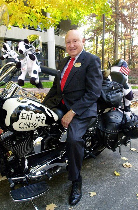 Chick-fil-A restaurant founder S. Truett Cathy dies at age 93 - The Blade
