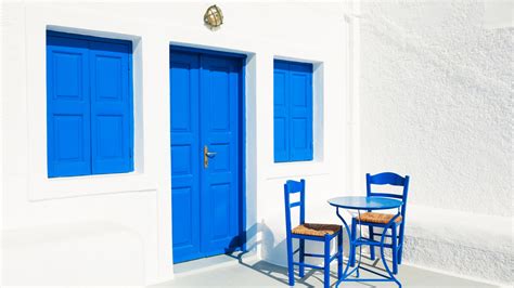 21 Beautiful Shades Of Blue To Consider For Your Next Front Door Refresh