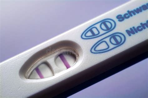 De Test Van De Zwangerschap Stock Afbeelding Image Of Vinger Vrouw