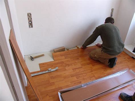 Auf fliesen verlegt werden können, ohne das der untergrund verändert werden muss. Laminat Auf Fliesen Kleben | Haus Design Ideen