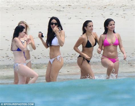 Mexican Getaway Selena Gomez Embraces Her Curves In A Pink Bikini While Enjoying Some Randr