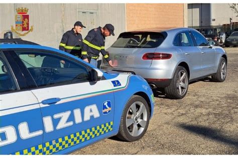 La Polizia Di Stato Intercetta E Sequestra Una Porsche Del Valore Di 60