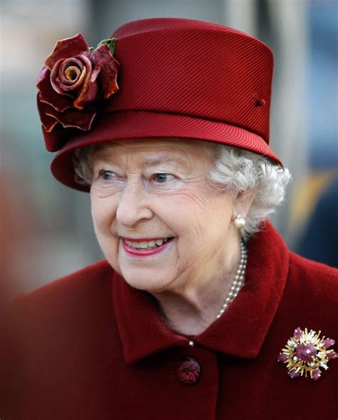 33 Best Queen Elizabeth Ii In Red