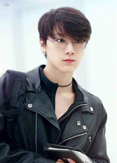 Details about one of the members of nct, wayv's dancing king, ten. NCT Ten | Celebridades coreanas, Nct, Celebridades