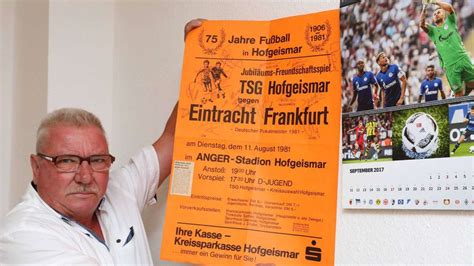 Jogi löw hat entscheidenden anteil am sommermärchen 2006. Plakat mit Löw-Autogramm wird versteigert: Erlös für ...