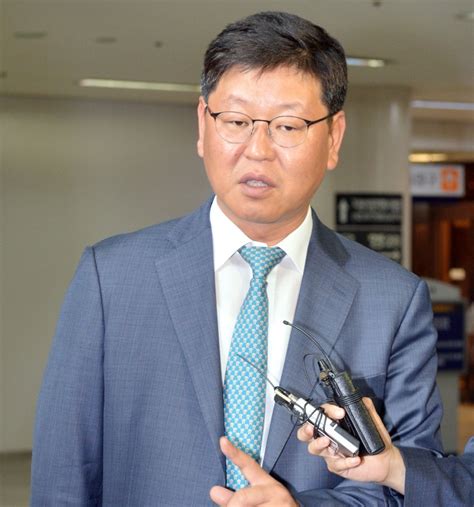 4주한미군, 이태원서 술취해 한국인 3명 폭행…경찰 수사. 문 대통령, 법무부 차관에 이용구 내정...윤석열 징계위 열리나 ...