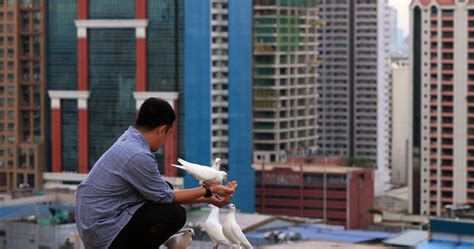 Is Manila Safe? (INSIDER Tips for 2022)