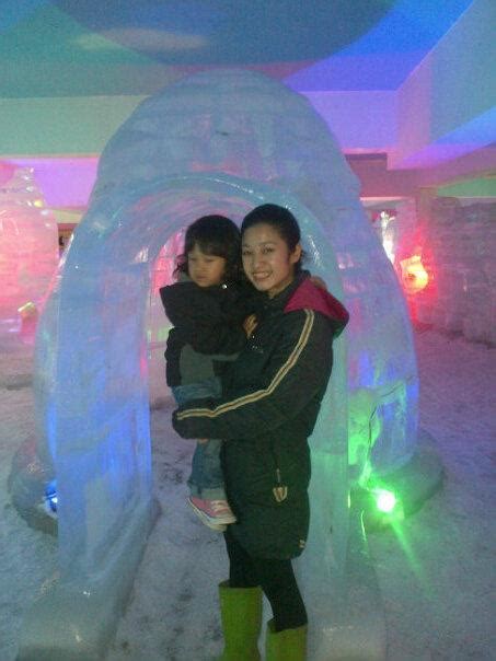 It was cold, but pure ice cubes.not much of shaved or snow like ice.slippery. My Destiny: Snow Walk i-City Shah Alam