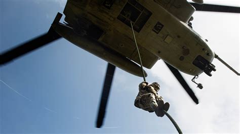 Eotg Conducts First Fast Rope Masters Course United States Marine Corps Flagship News Display