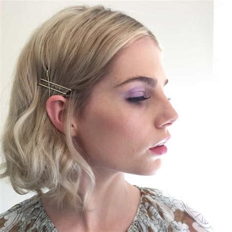 Eye Catching Exposed Bobby Pins Hairstyles That You Have To Check Out